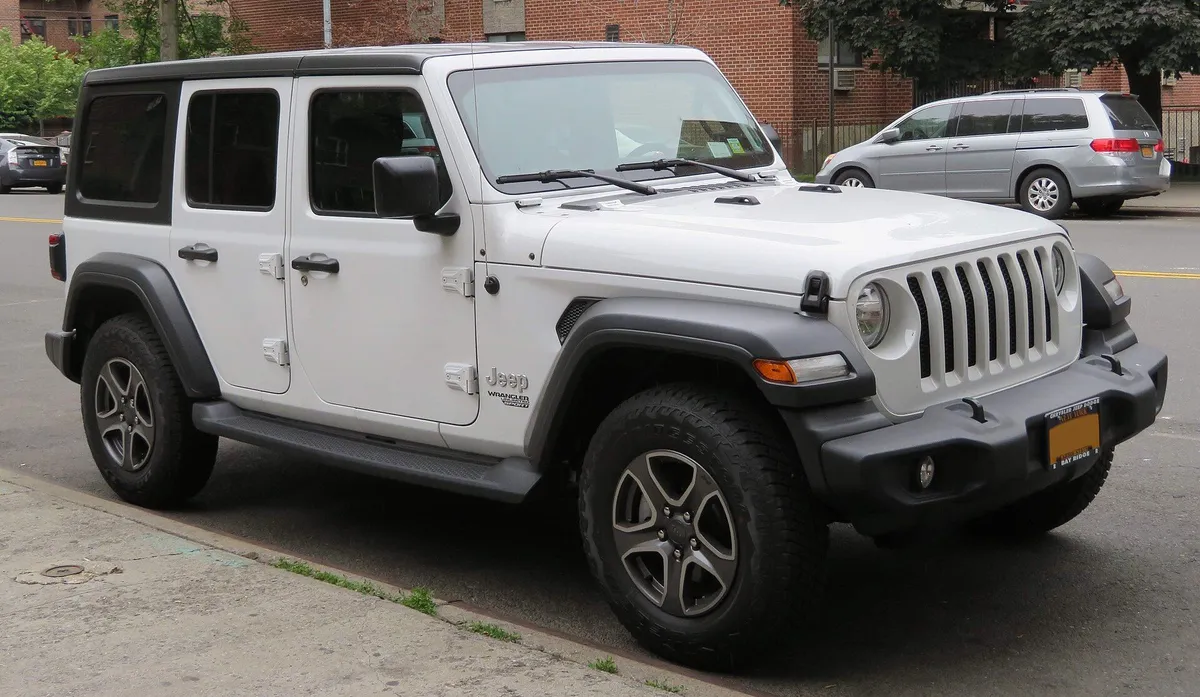 Jeep Wrangler JL pre-facelift (2018–2023)